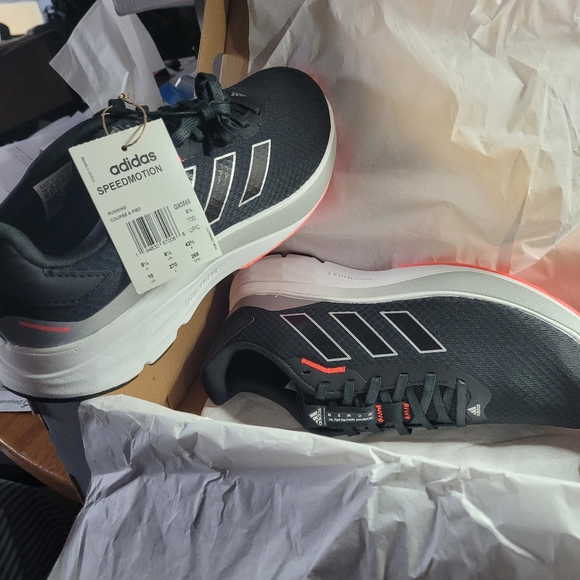 Ladies Adidas Sneaker - Picture 8 of 9